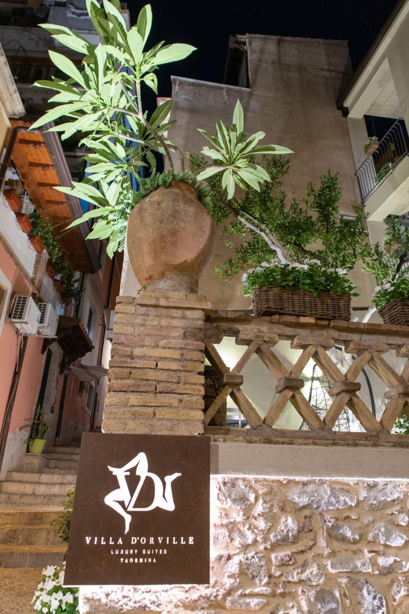 Villa D'Orville Luxury Suites Taormina Exterior foto